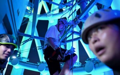 Adventure-Lovers Defy Gravity on the Tallest Chinese TV Tower