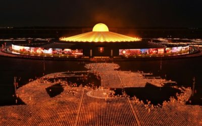 Thai Buddhist Sect Attempts World Record With 330,000 Candles