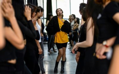 Instagram-Ready: Vietnamese Influencer Teaches Art of Posing