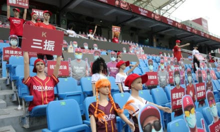 Taiwan Launches Baseball Season with Robots and Mannequins