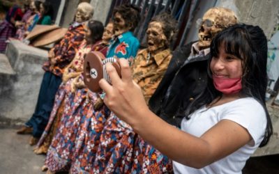 Indonesian Community Digging up Graves to Honor the Dead