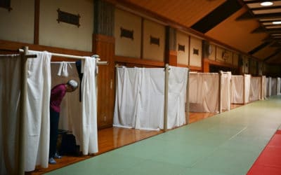 Japan’s Internet Cafe ‘Refugees’ Seek Shelter Amid Lockdown