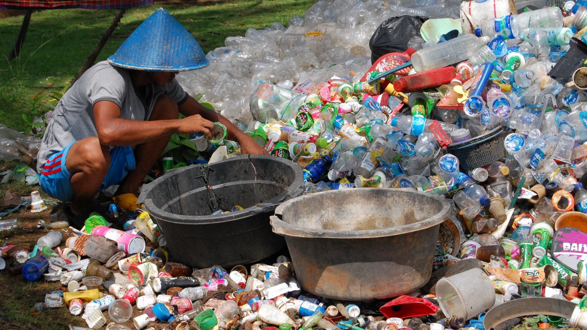 Plastic Collector Indonesia – Ikhlasul Amal Plastic Collector Indonesia - Ikhlasul Amal