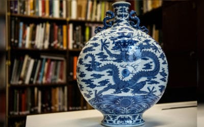 18th Century Chinese Flask Sold for $4.6 Million at Auction