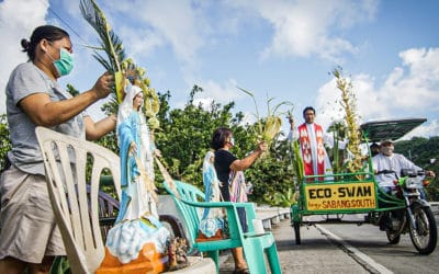 Drive-By Blessings in Virus-Hit Philippines